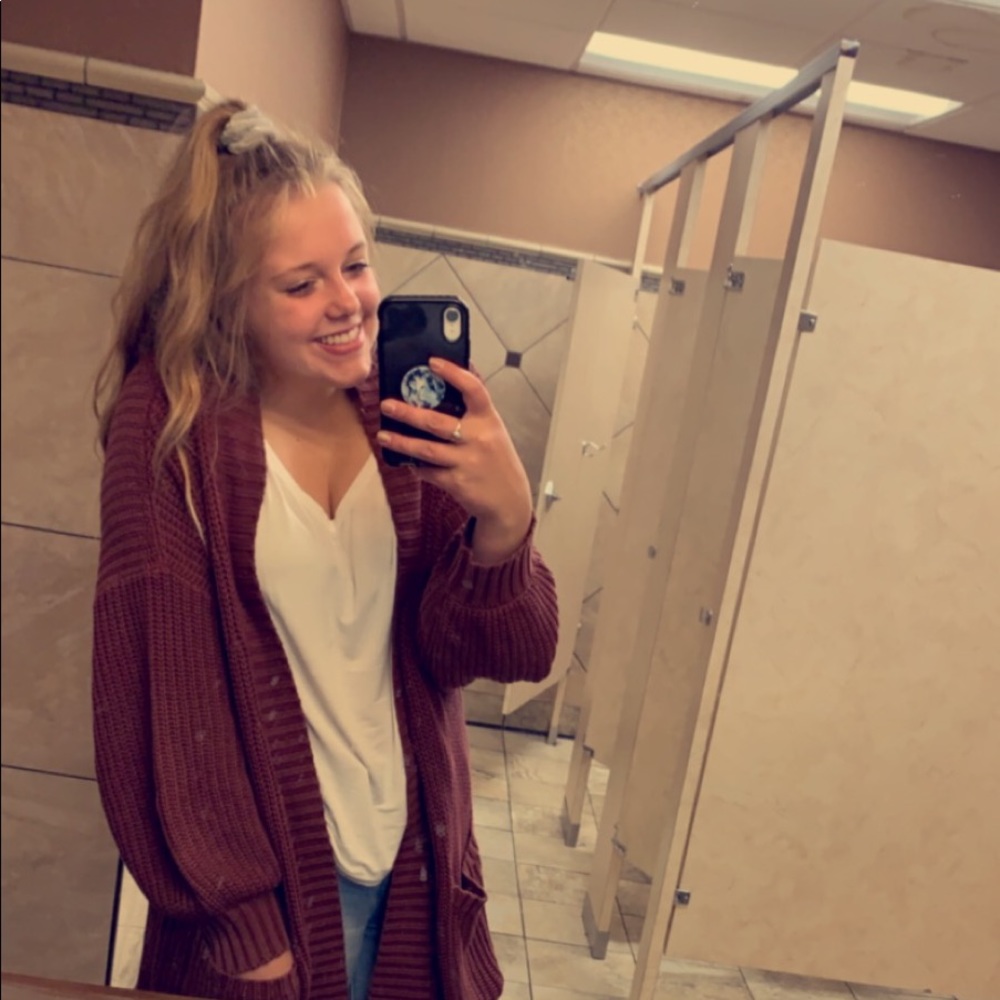 Meet your Posher, Katelyn